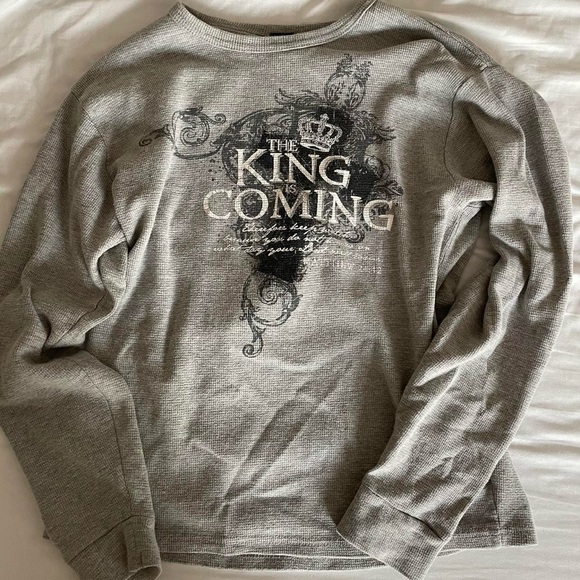 Women's Gray Graphic Long Sleeve - Picture 3 of 4